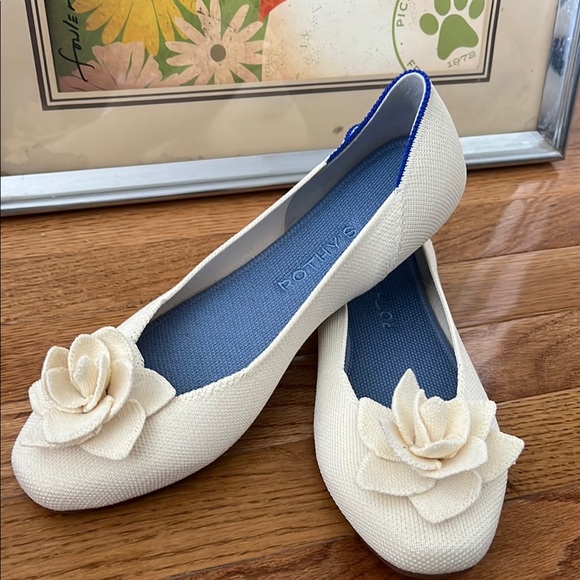 White Floral Ballet Flats - Picture 1 of 7